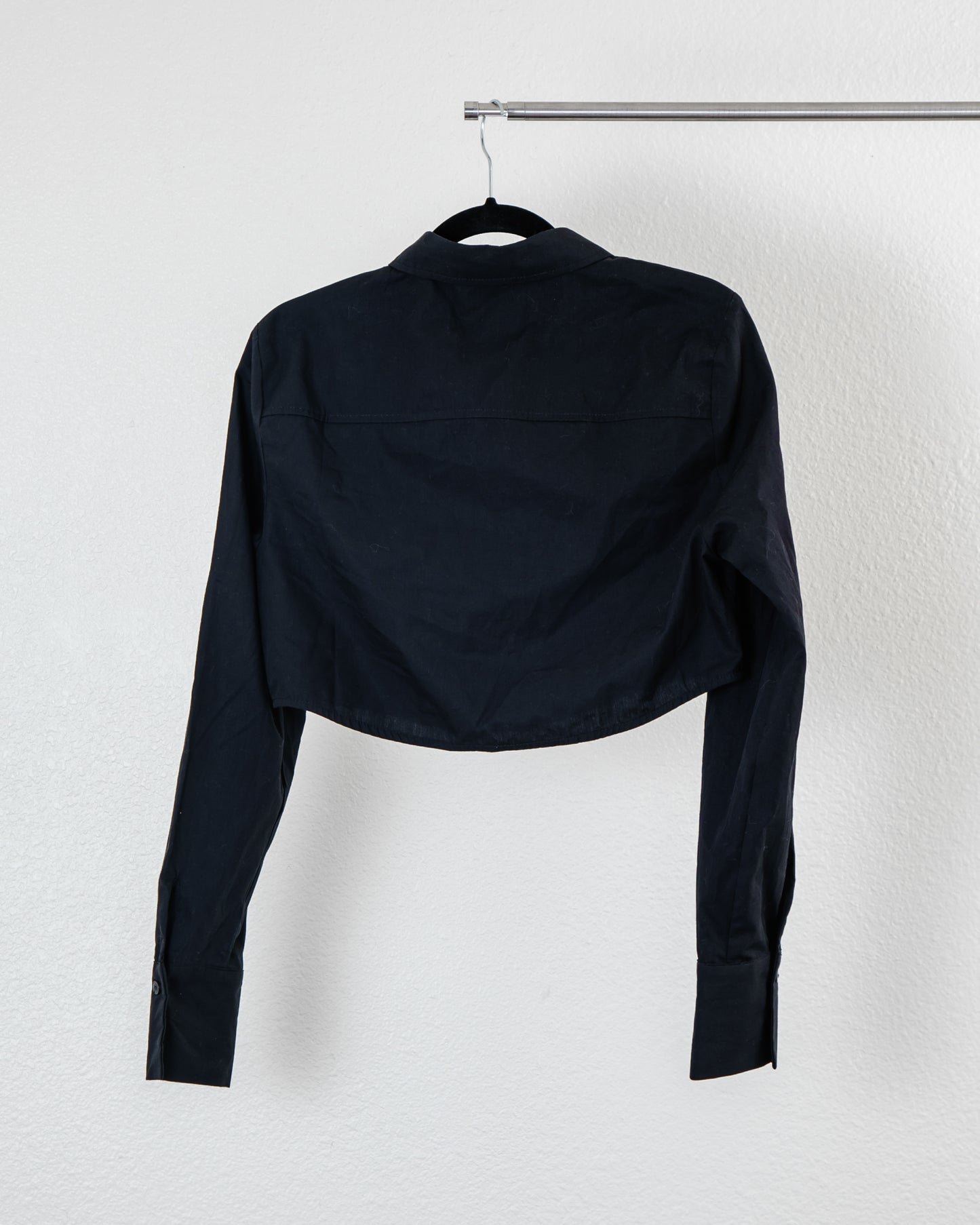 TOPSHOP Cropped Cotton Long Sleeve Button Down in Black