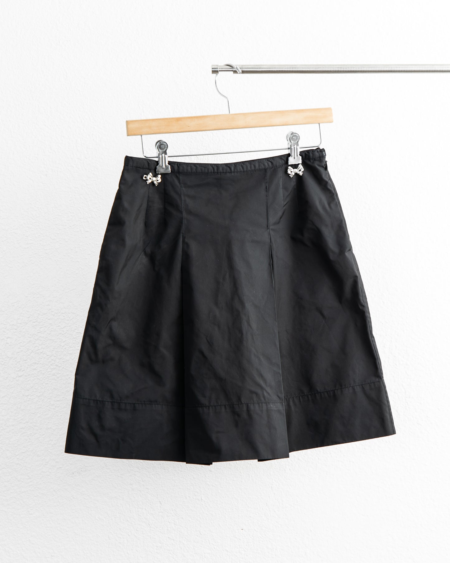 BCBG Pleated Tafetta-Like Skirt in Black